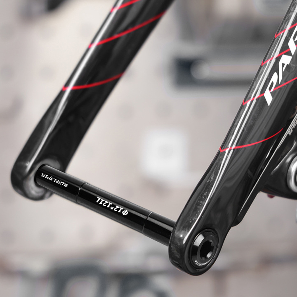 CATAZER thru axle installed on mountain bike front fork – secure and clean