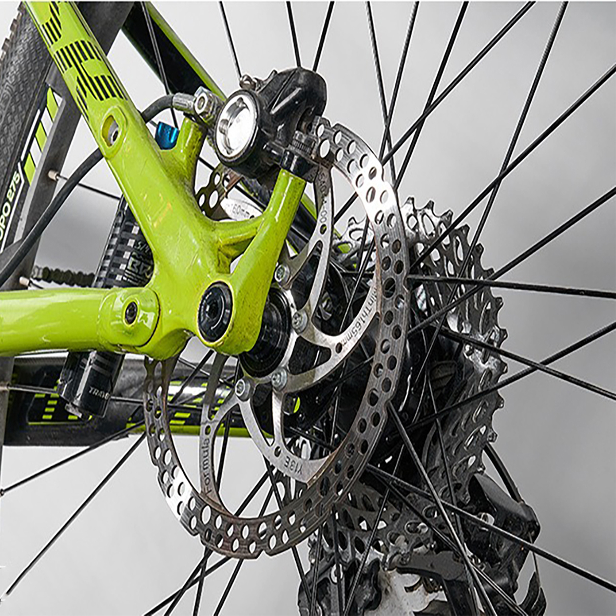 Bicycle Thru Axle Installation bicycle thru axle installation