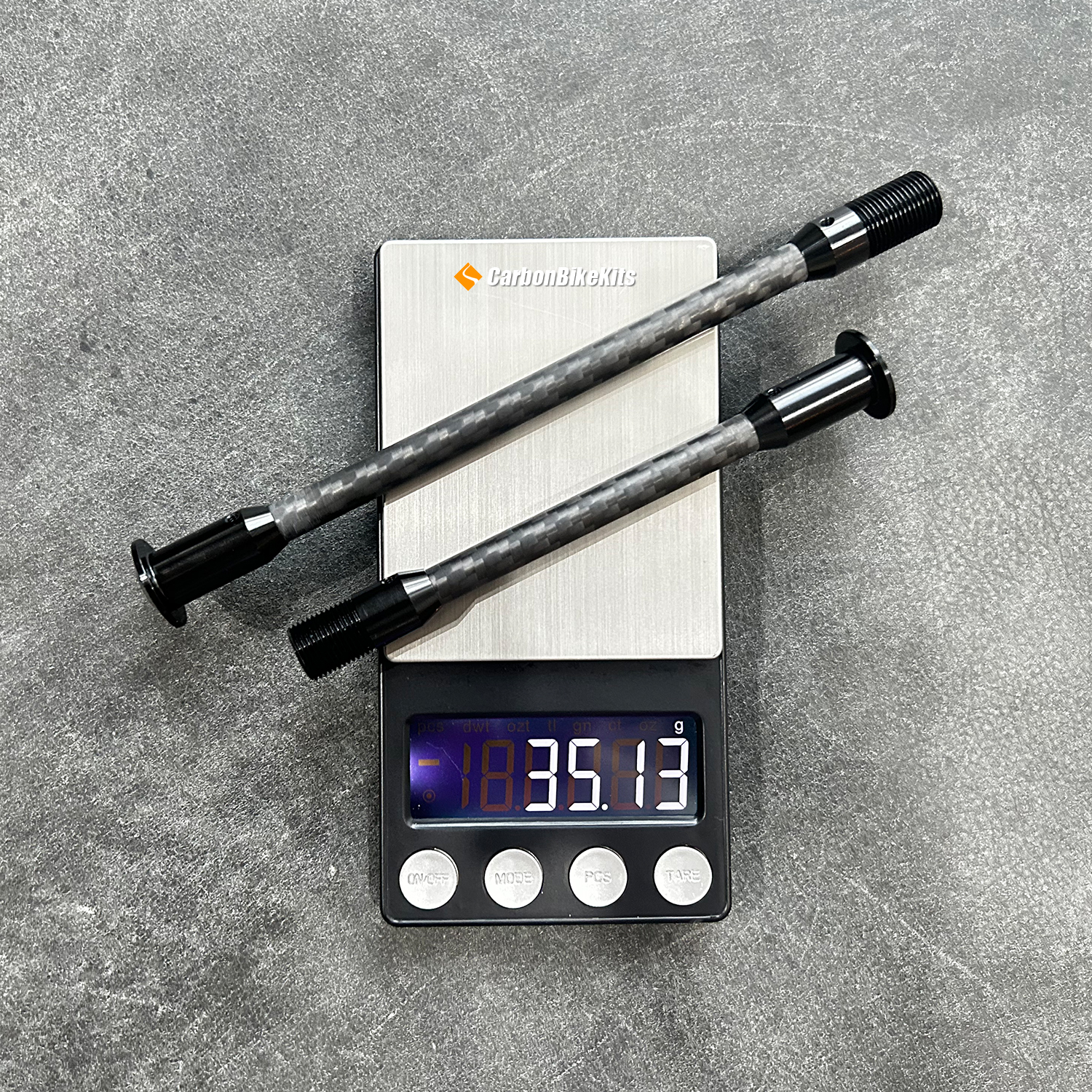 the weight of carbon thru axle